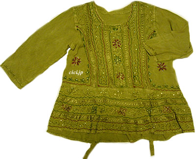 インドの民族衣装／クルティ／刺繍とスパンコール